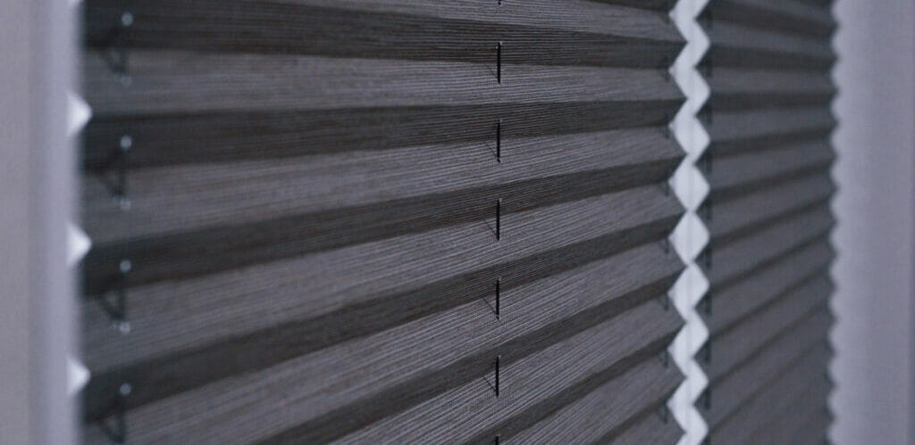 Kassettenrollo-im-Vergleich-zum-normalen-Rollo-1024x499